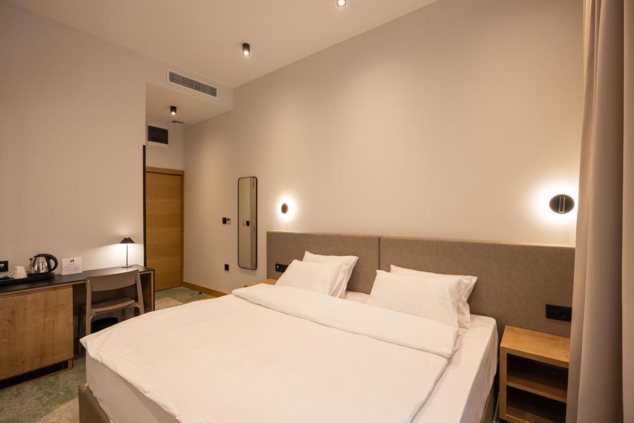 Hop Inn Rooms & Suites Belgrado Buitenkant foto