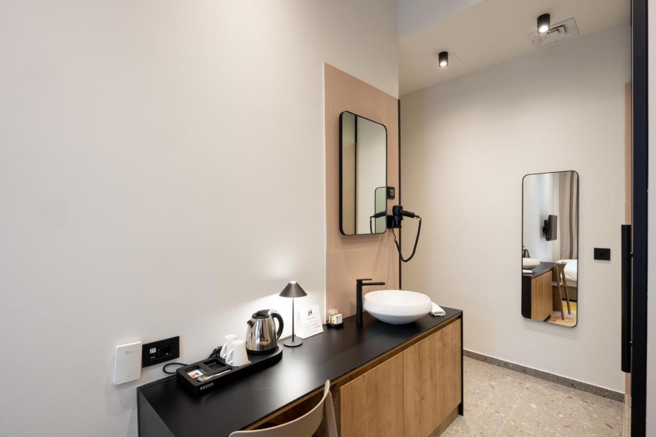 Hop Inn Rooms & Suites Belgrado Buitenkant foto
