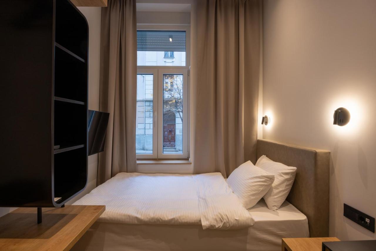 Hop Inn Rooms & Suites Belgrado Buitenkant foto