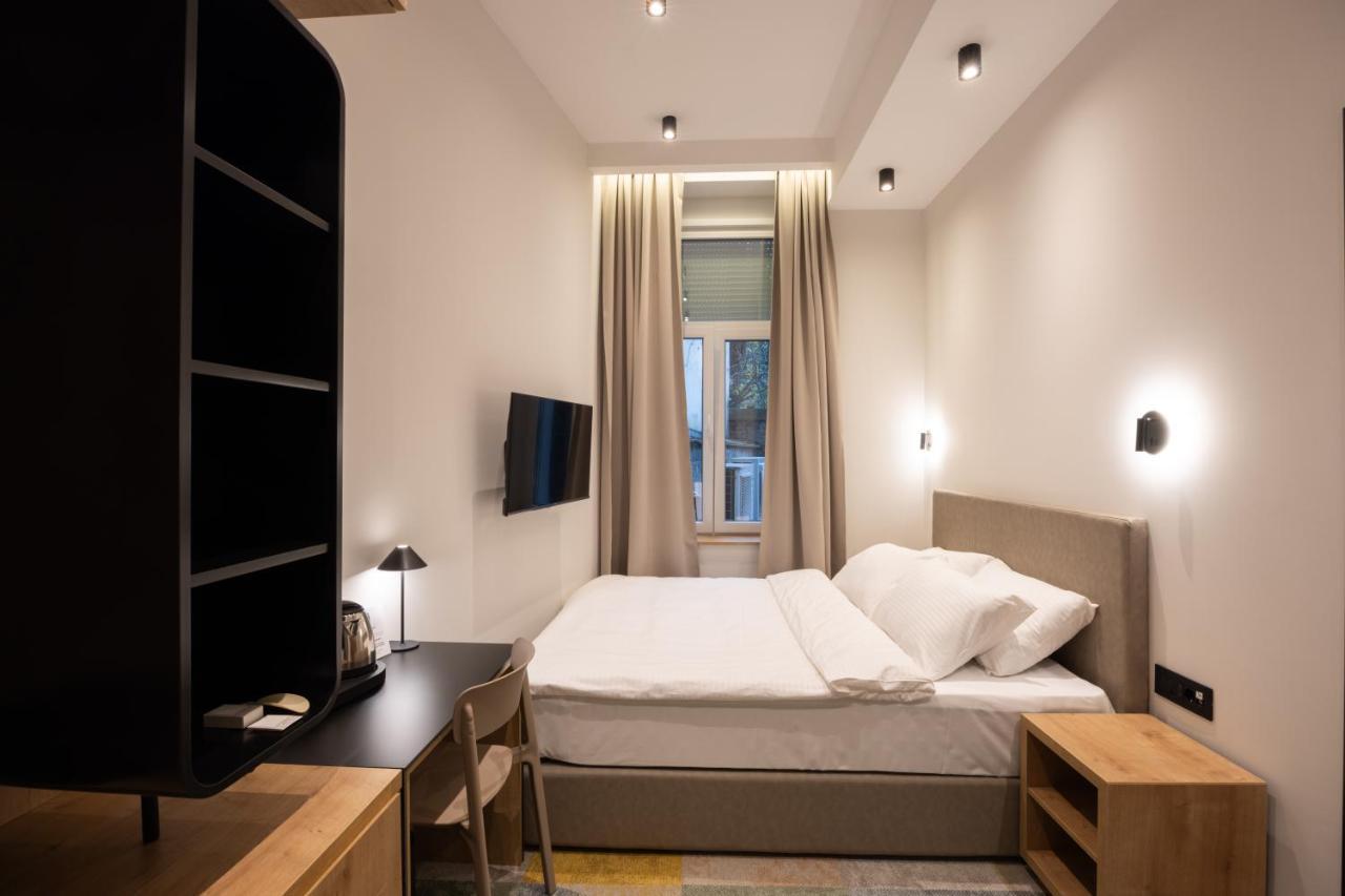 Hop Inn Rooms & Suites Belgrado Buitenkant foto