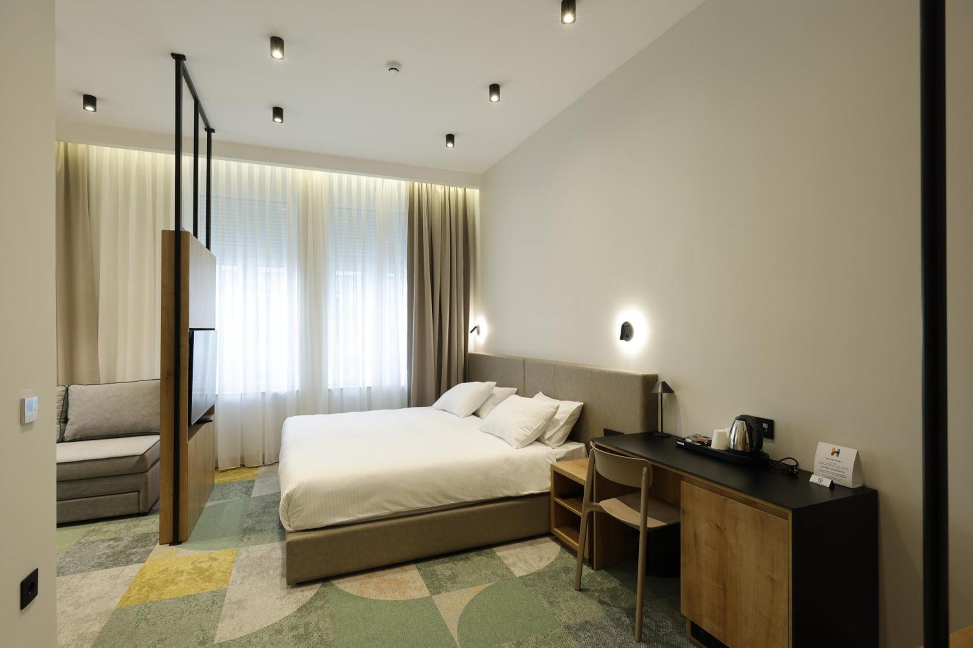 Hop Inn Rooms & Suites Belgrado Buitenkant foto